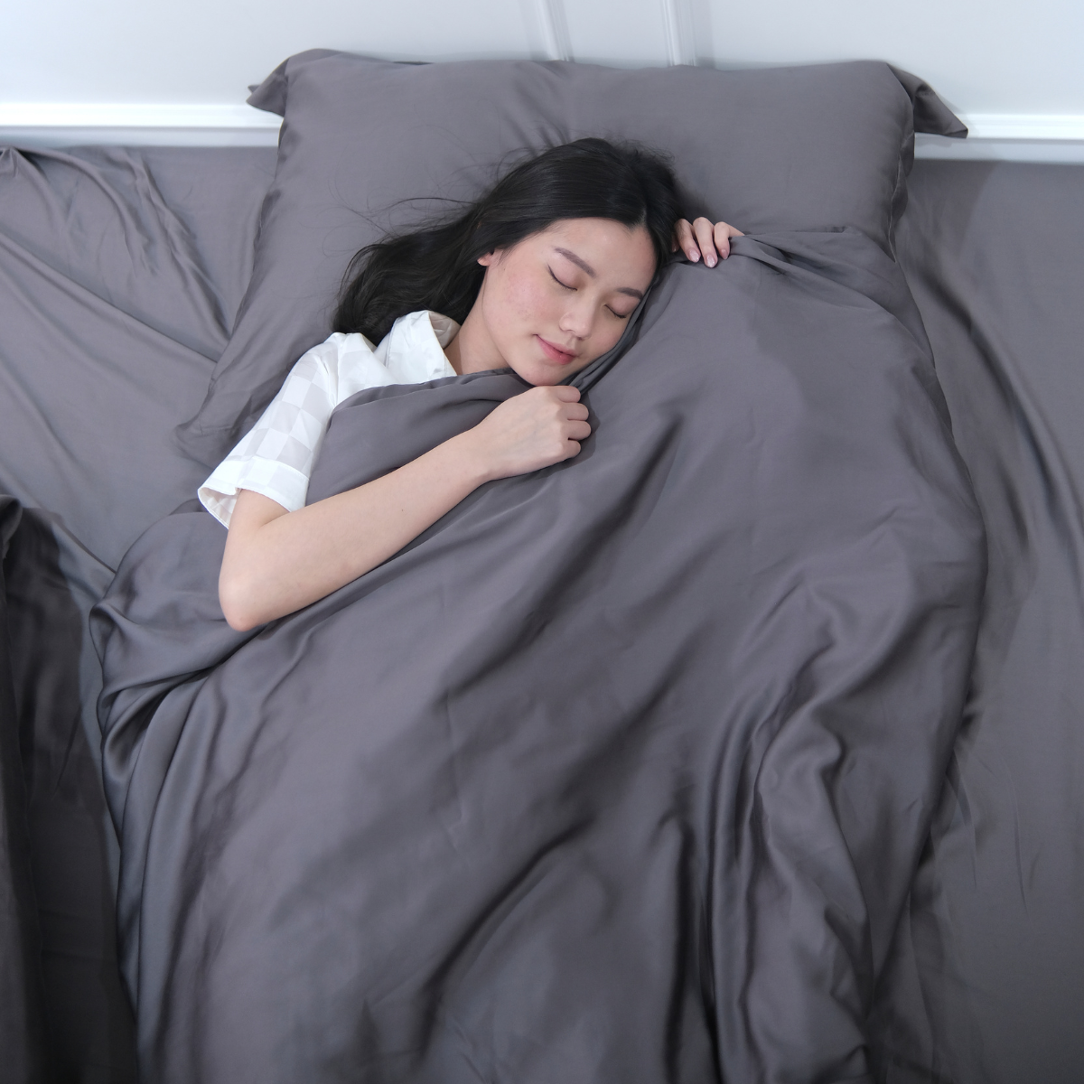 Iced Huggy Blanket - Cooling Weighted Blanket For Hot Sleepers